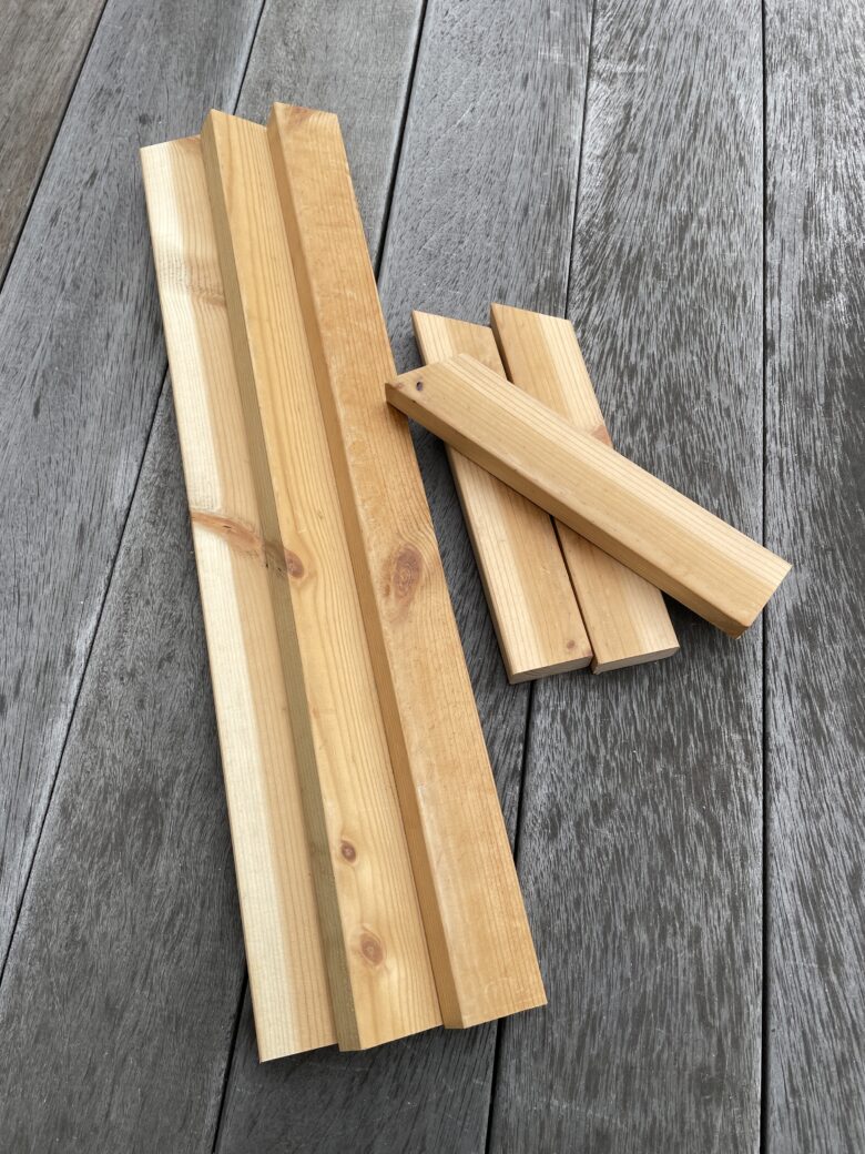 プランタースタンド 木材切断